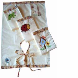 BIBSET Ergo Baby 4 Pack Bibs