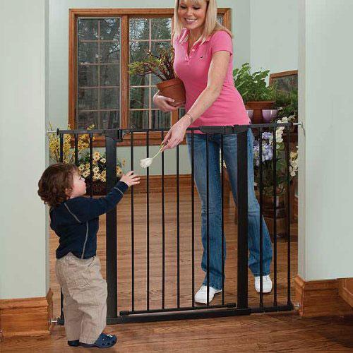 Tall & Wide Auto Close Gateway